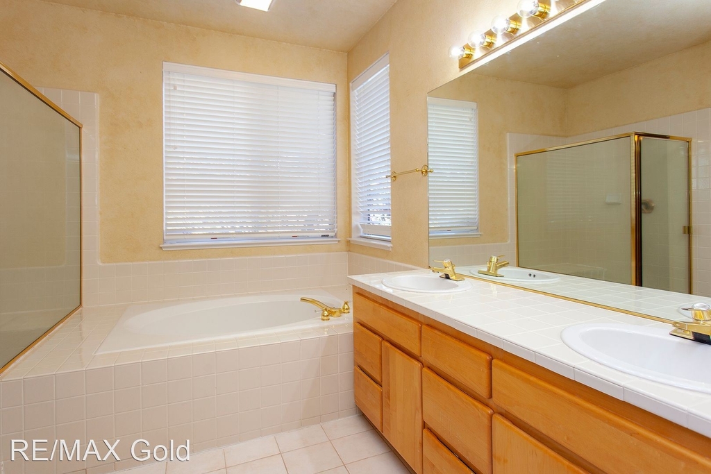 4661 Ellicot Court - Photo 7