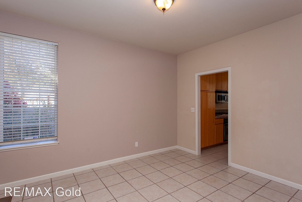 4661 Ellicot Court - Photo 10