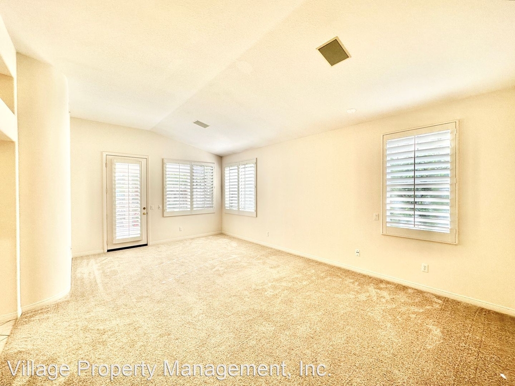 7415 Melodia Terrace - Photo 35