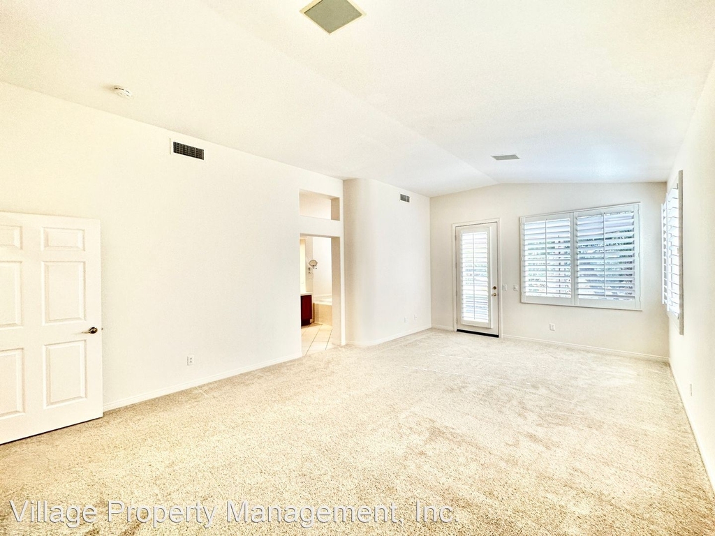 7415 Melodia Terrace - Photo 34