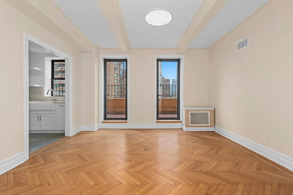 210 East 68th Street - Photo 11