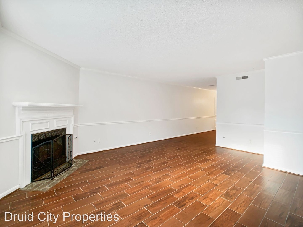 2305 Fairfax Lane - Photo 2