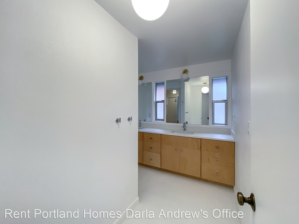 767 Ne 152nd Ave - Photo 24