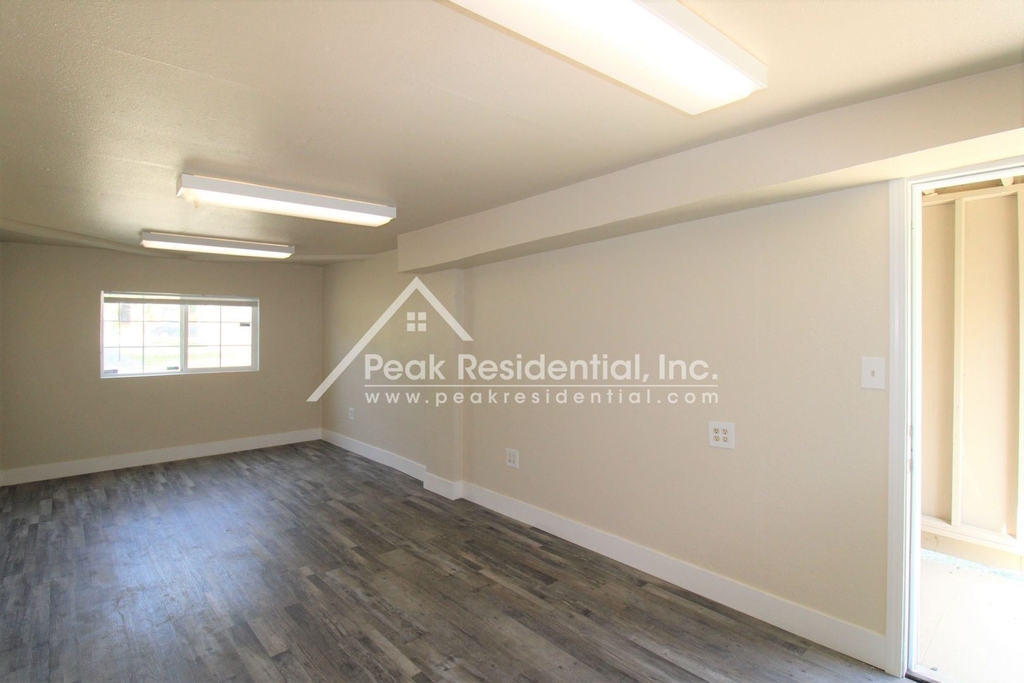 5372 Olive Ranch Rd - Rear Unit - Photo 4