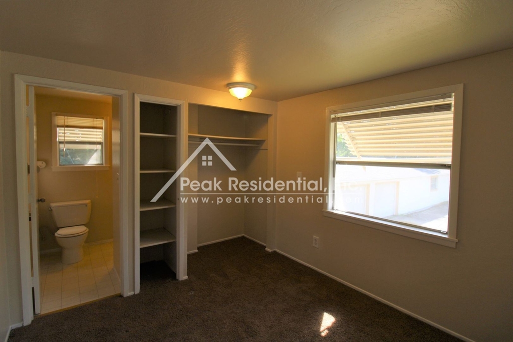 5372 Olive Ranch Rd - Rear Unit - Photo 11