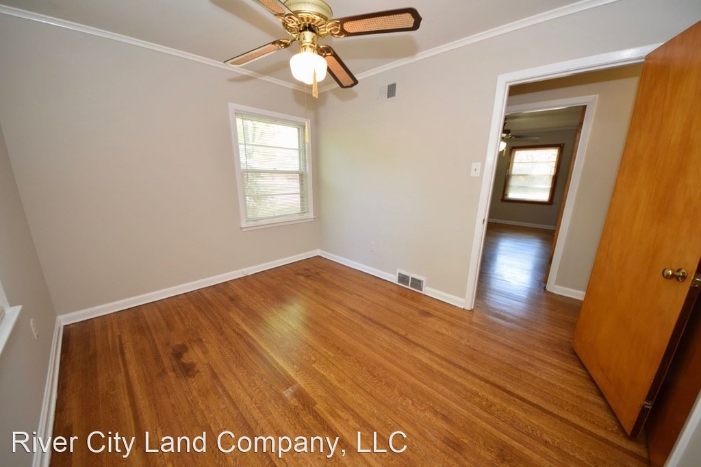 4870 Parkside - Photo 10