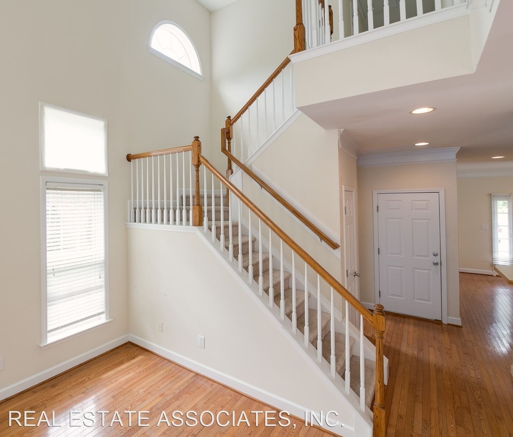 832 Saratoga Drive - Photo 6