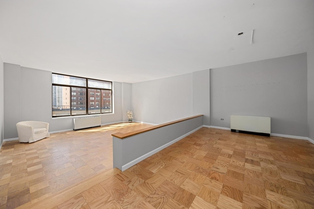 525 East 80th Street - Photo 1