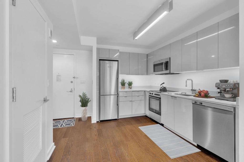 400 West 113th Street - Photo 2