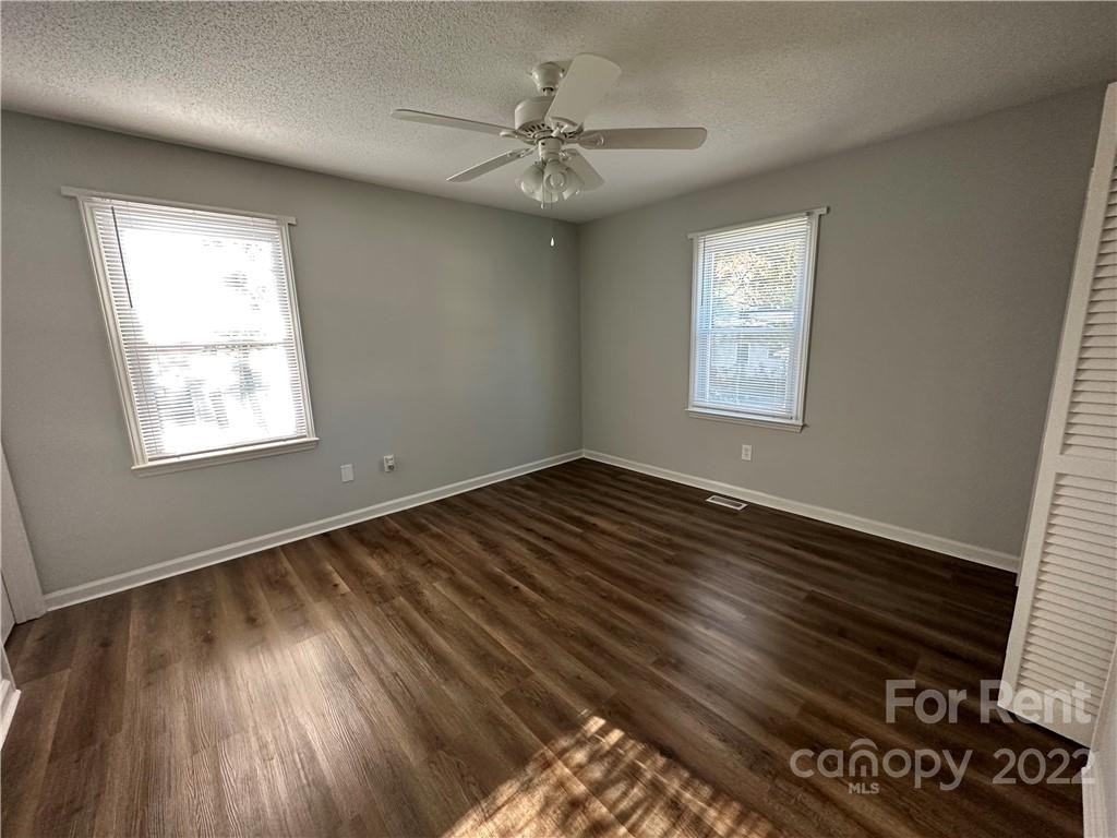 442 Spring Street Sw - Photo 4