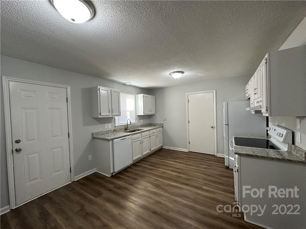 442 Spring Street Sw - Photo 1