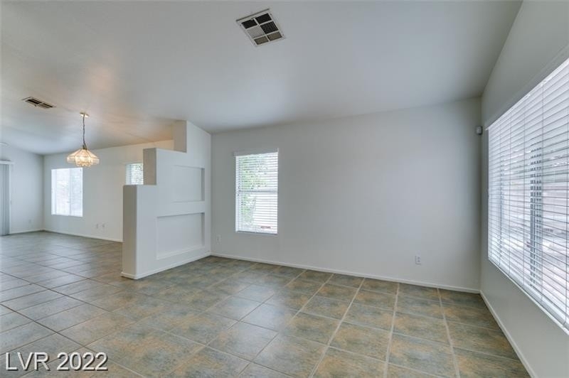 204 Zenith Point Avenue - Photo 12