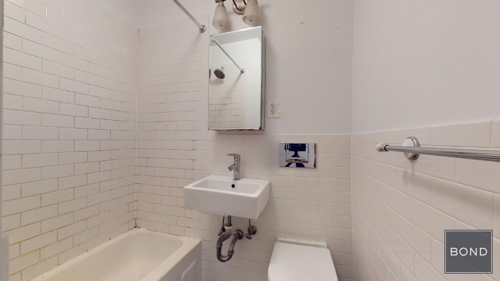 425 East 65 Street - Photo 6