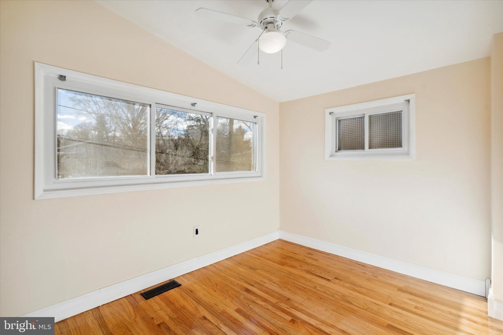 1536 Clearview Avenue - Photo 15