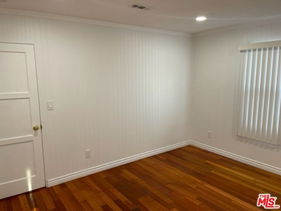 8306 Belford Ave - Photo 8
