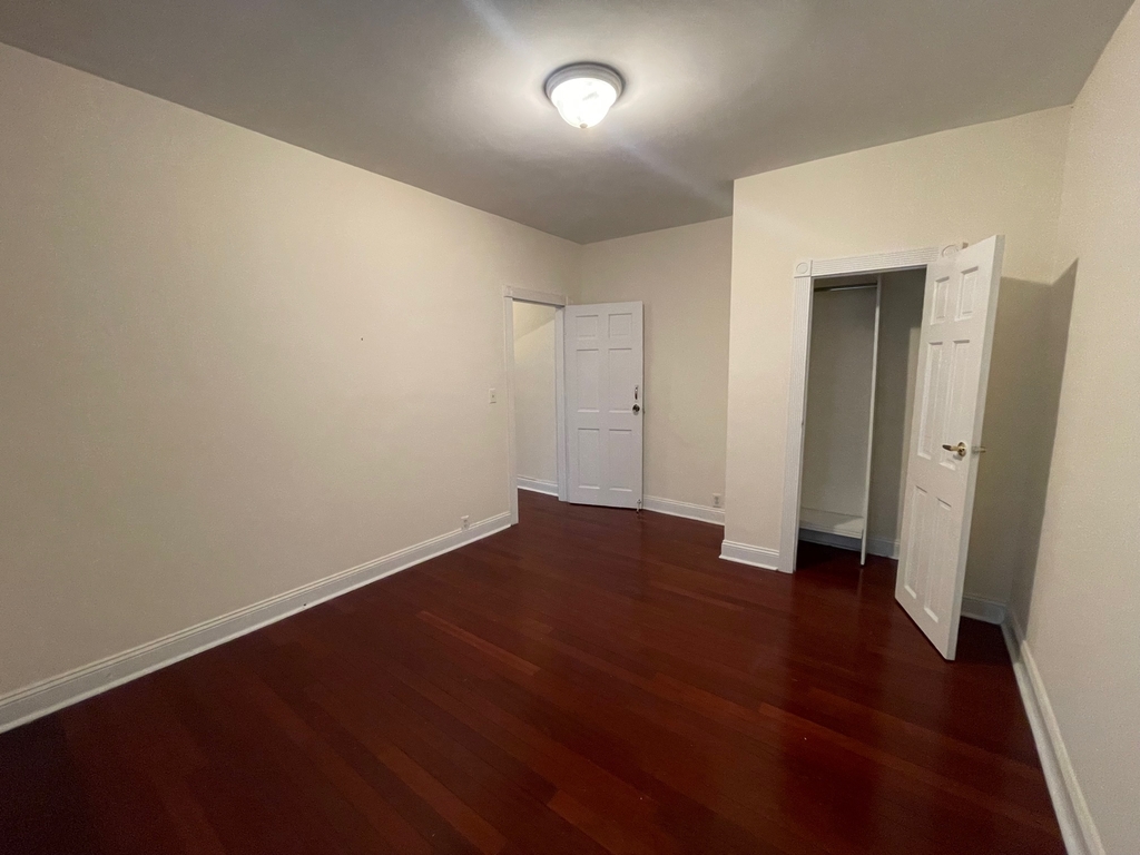 555 West 160th Street - Photo 7