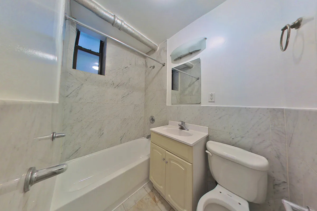 207-209 West 11th Street - Photo 5