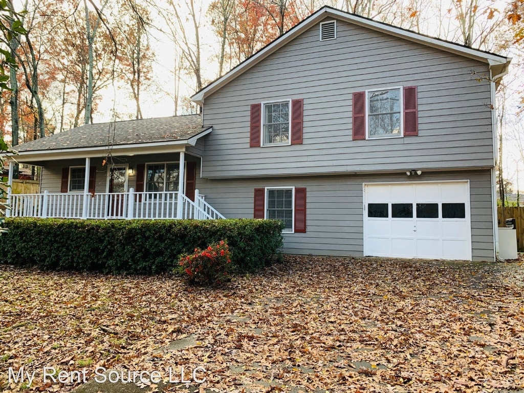 541 Oak Ct - Photo 0