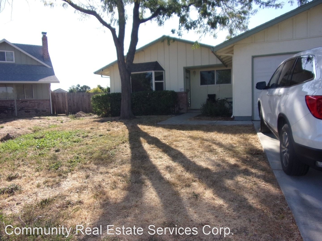 173 Clark Way Vacaville, Ca 95687 - Photo 0