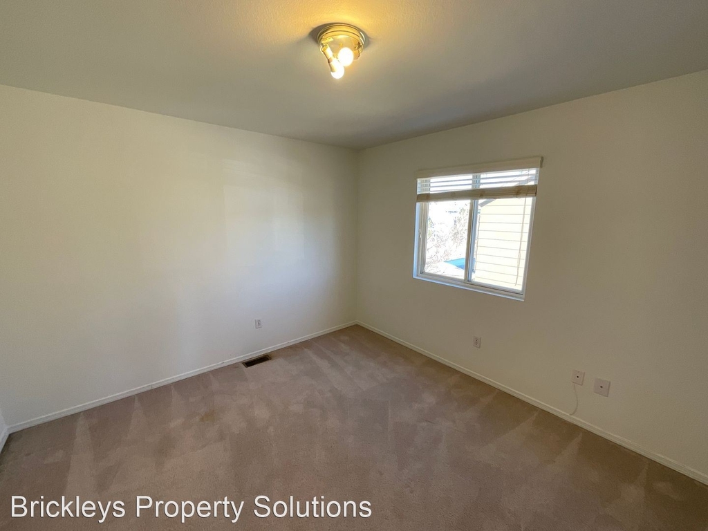 4250 Daylilly Dr - Photo 17