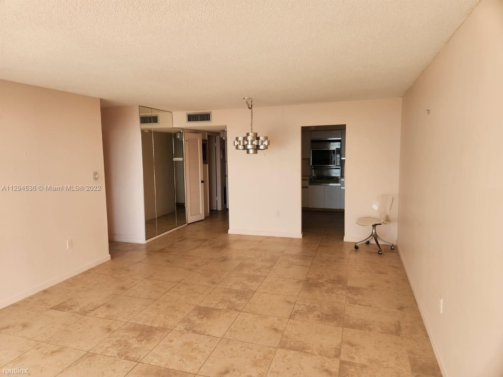 18041 Biscayne Blvd Apt 1203 - Photo 12