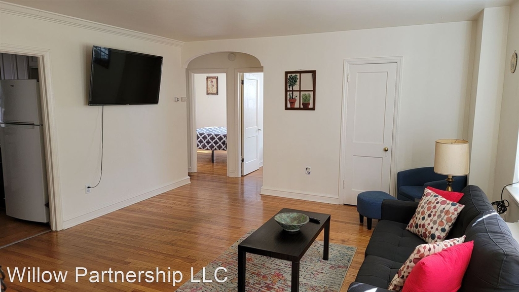 426 Central Ave - Photo 2