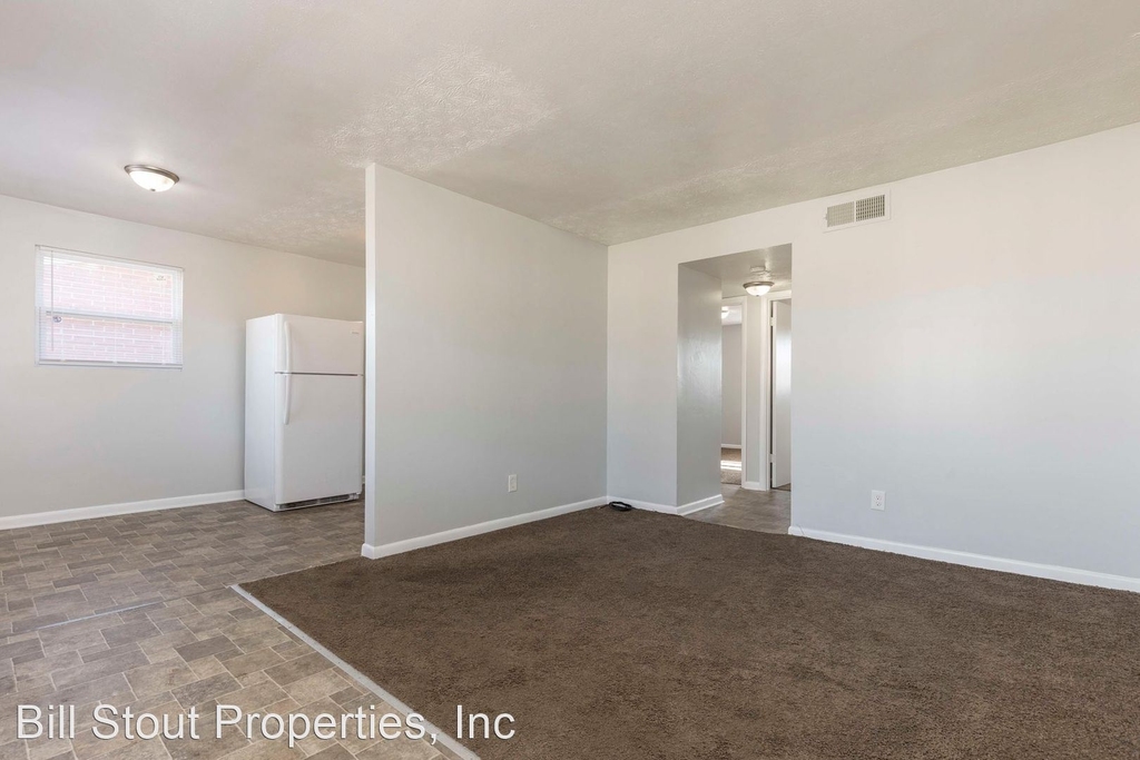 1704 Valley Forge Way - Photo 2