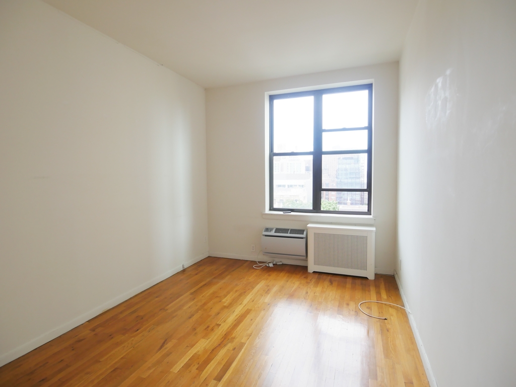 440 East 88th Street - Photo 2