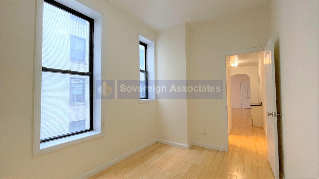 676 Riverside Drive - Photo 5