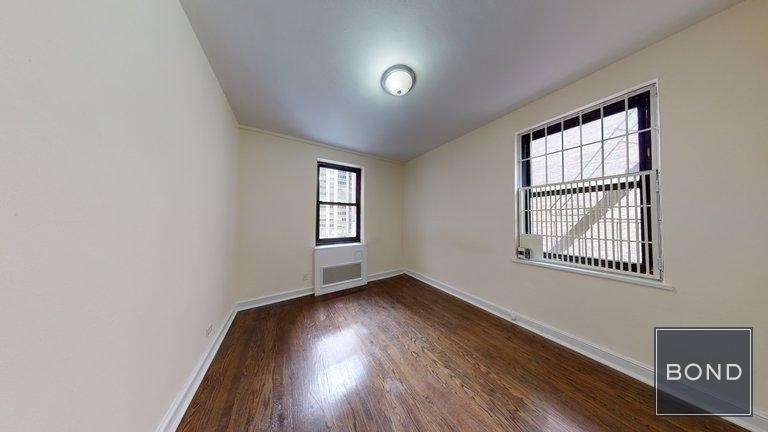 246 East 46th Street - Photo 7