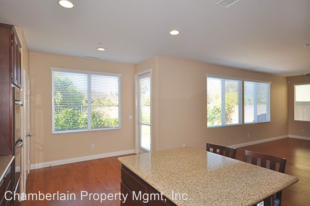 1071 Woodcrest Lane - Photo 11