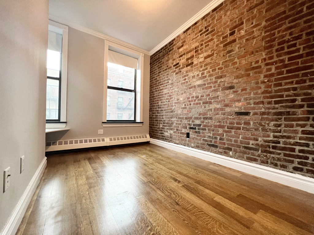 219 East 28th Street - Photo 0