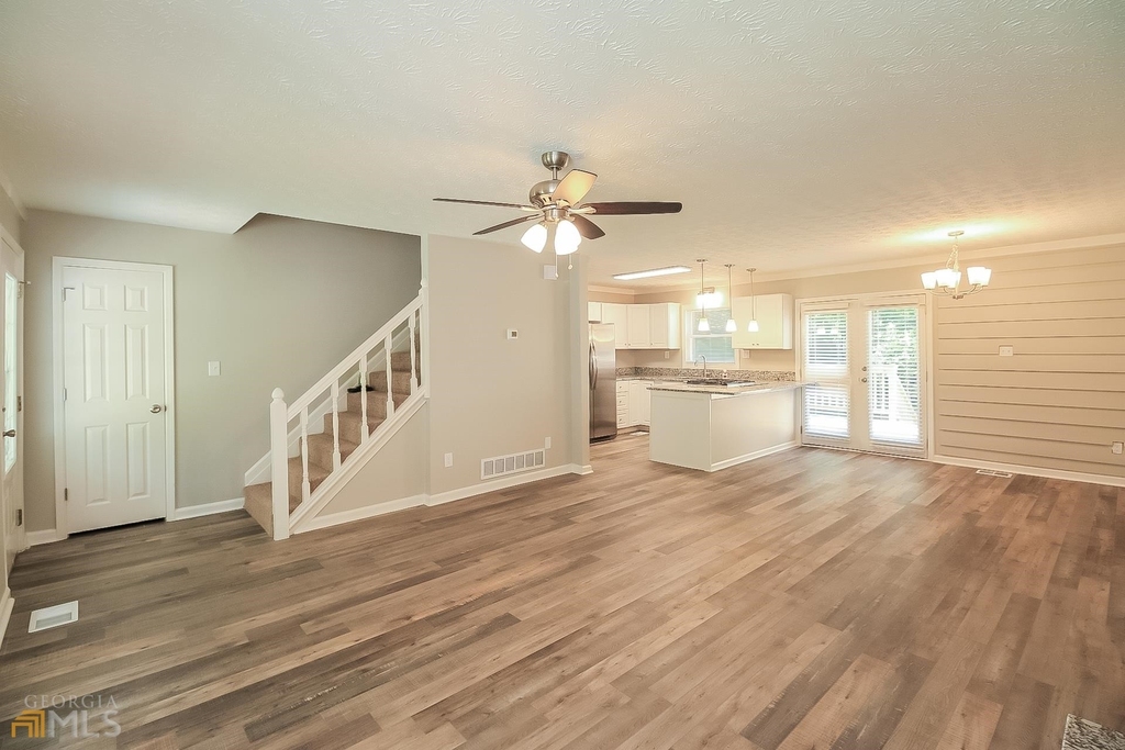 3678 Chestnut Lake Court - Photo 2