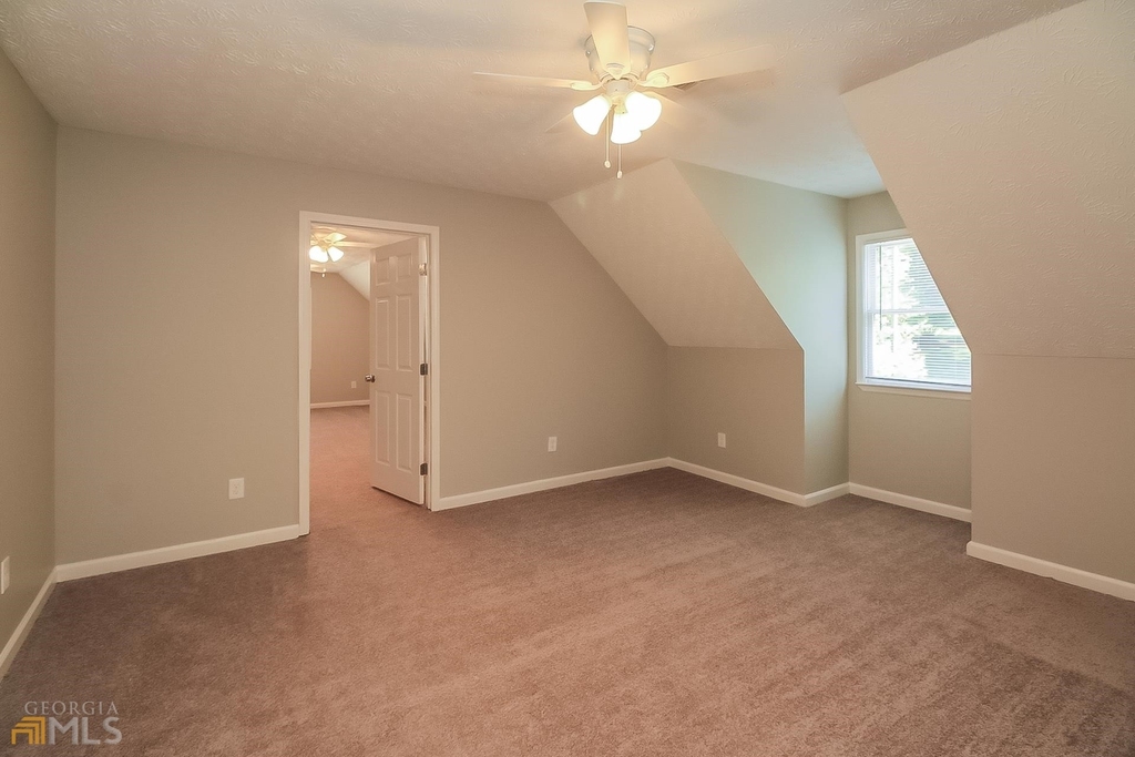 3678 Chestnut Lake Court - Photo 10