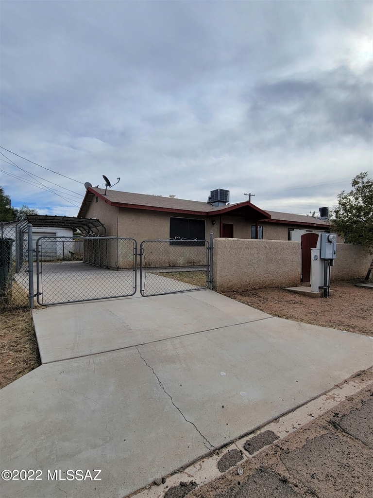 3008 N Estrella Avenue - Photo 0