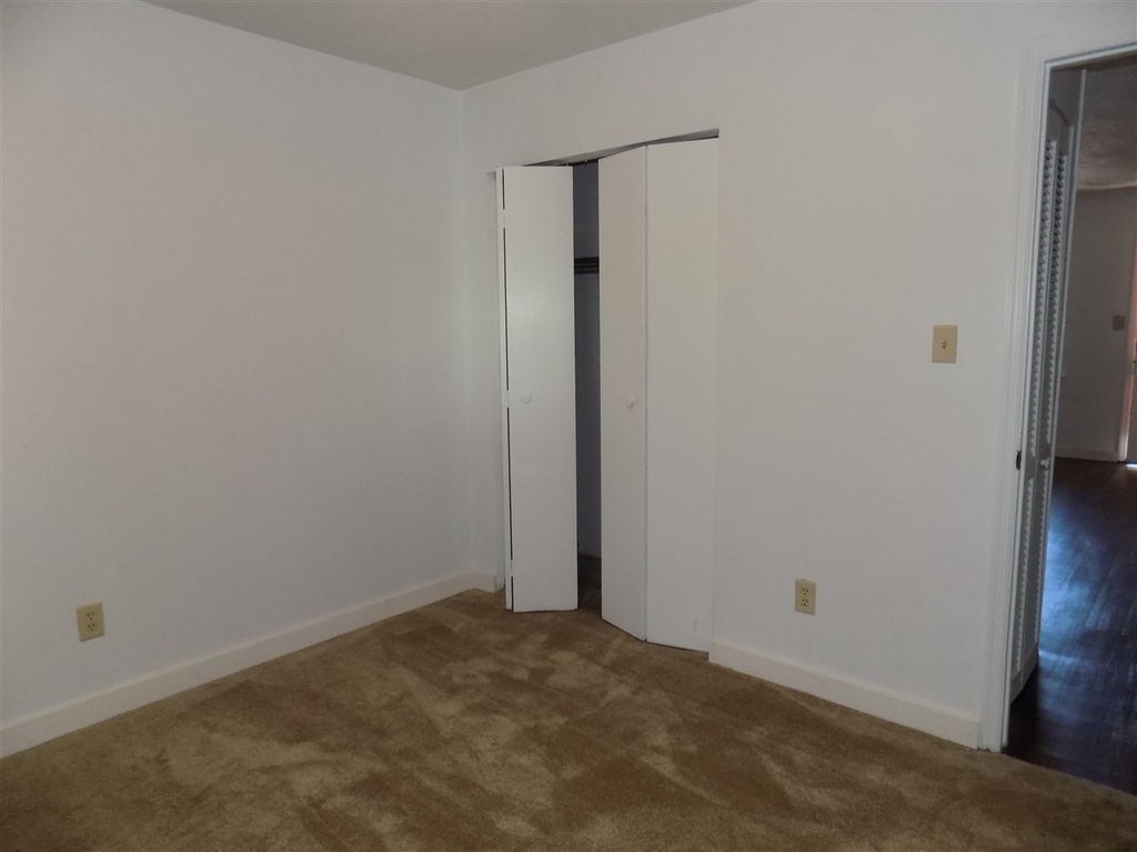 700 N Calhoun Street - Photo 11