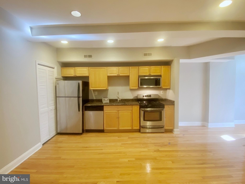 217 Bates Street Nw - Photo 5