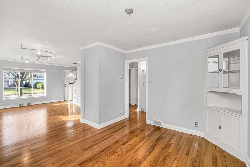 5160 N Bay Ridge Ave - Photo 5