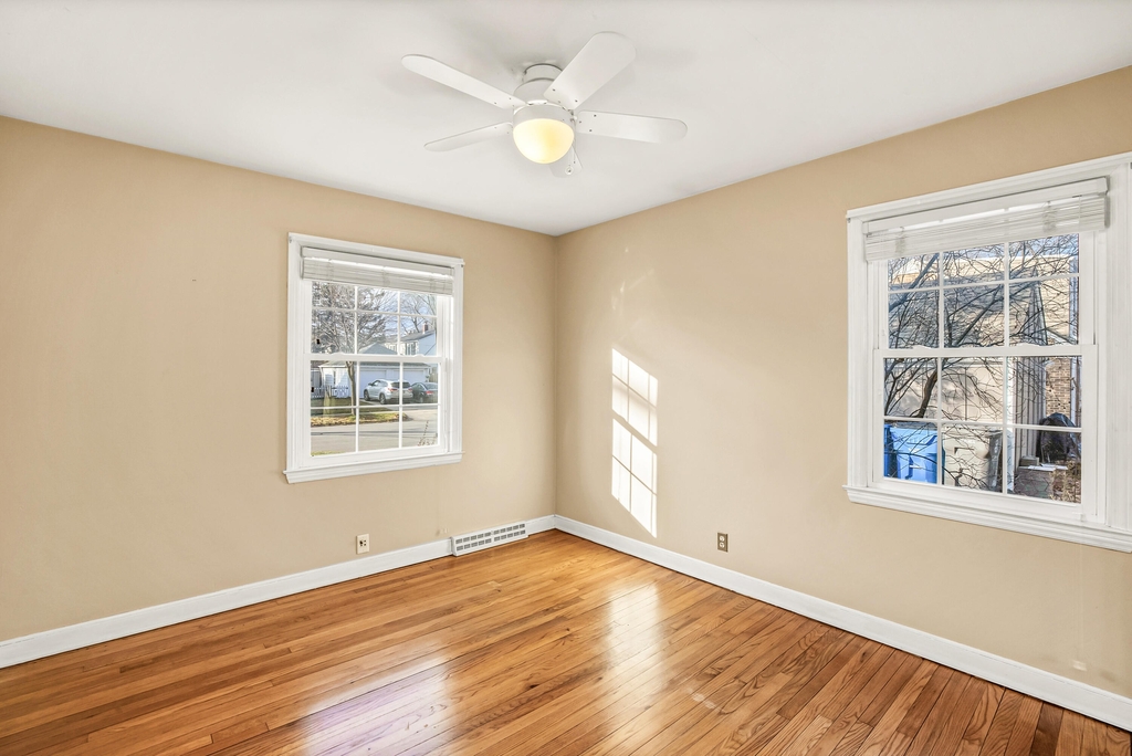 5160 N Bay Ridge Ave - Photo 9