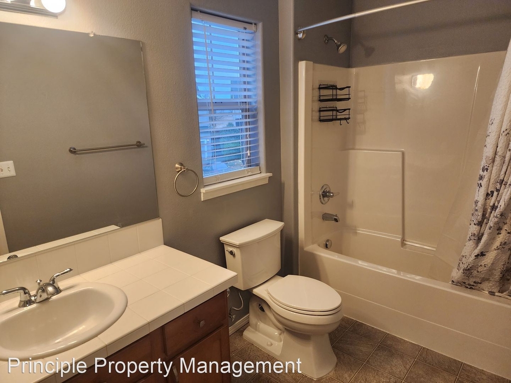 637 Jacquelyn Court - Photo 10