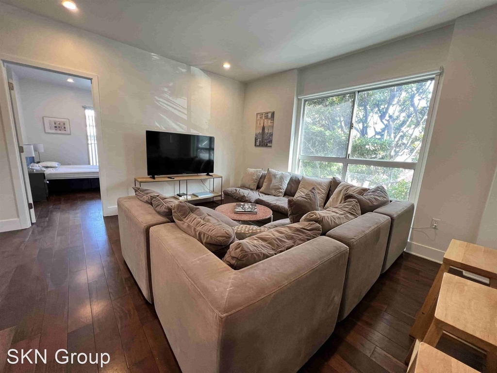 1735 N La Brea Ave. - Photo 22