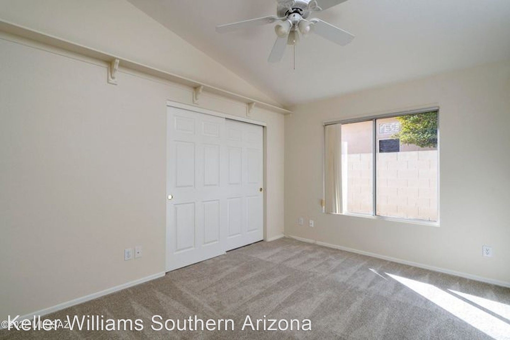 2065 W Three Oaks Drive - Photo 13