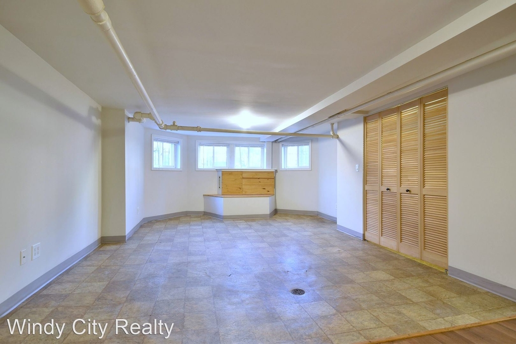 2219 W Rosemont Ave - Photo 1