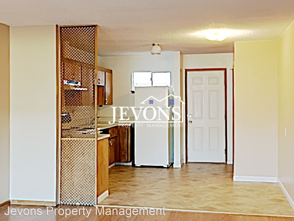1007 S 41st Ave - Photo 1