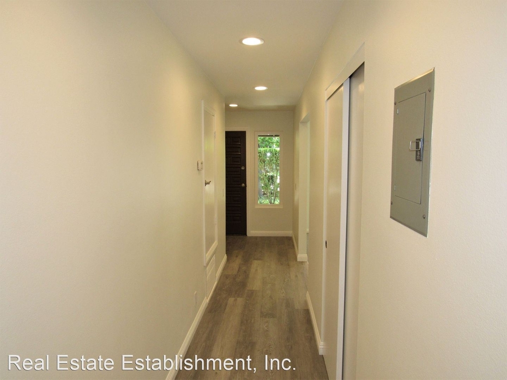 2025 W. Palmyra Avenue - Photo 12