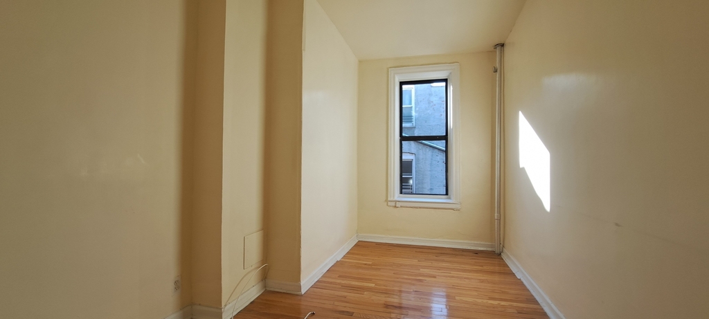 15 Wadsworth Avenue - Photo 3