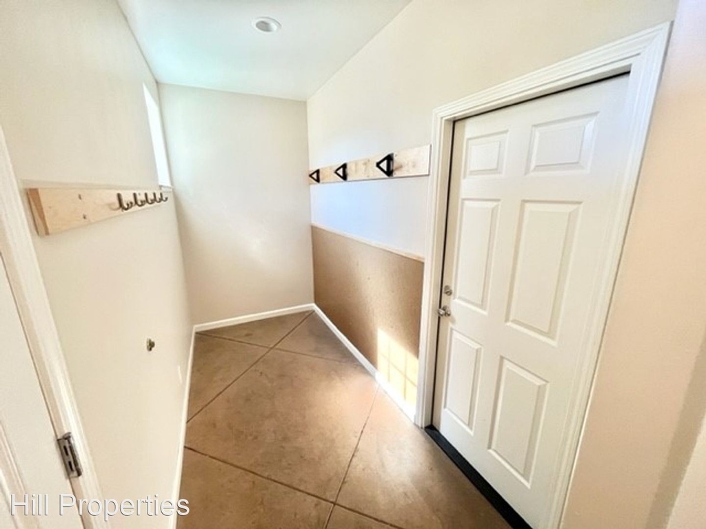 505 Oak Street - Photo 1