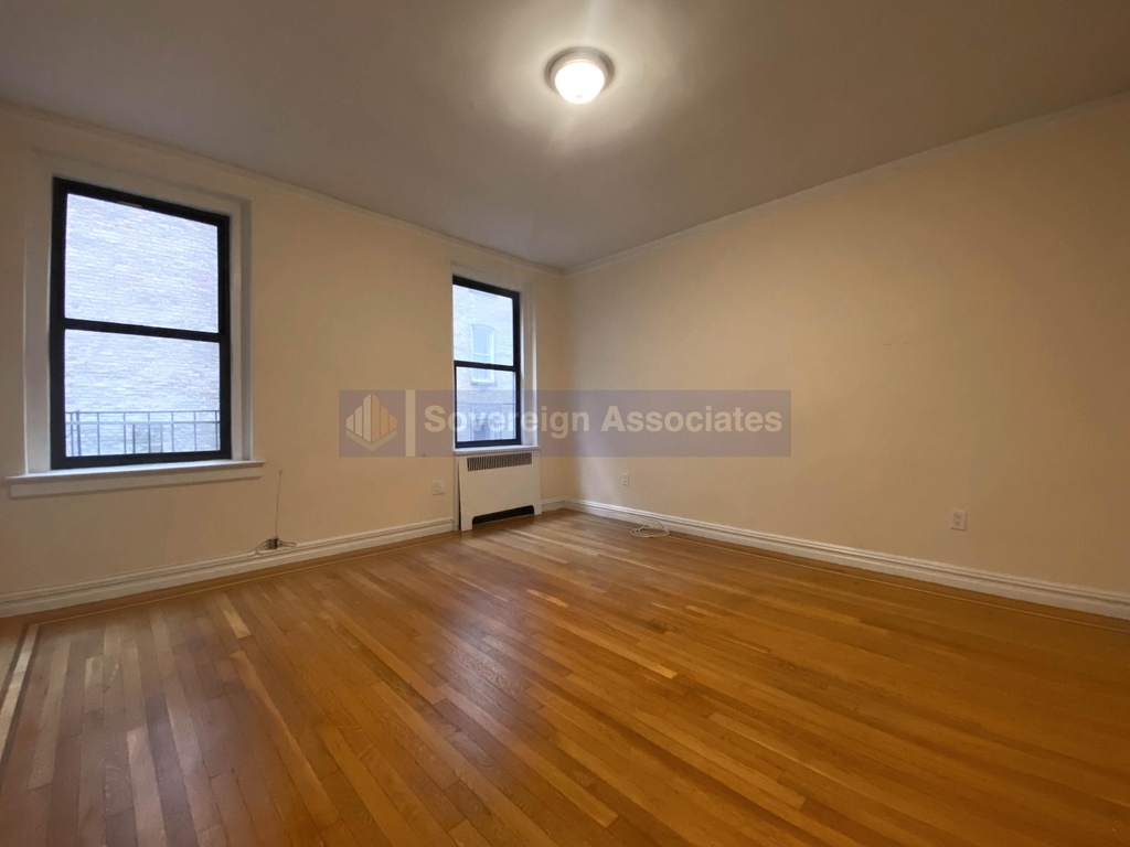 567 Fort Washington Avenue - Photo 2