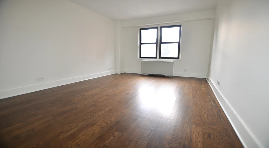 220 East 63rd Street - Photo 3