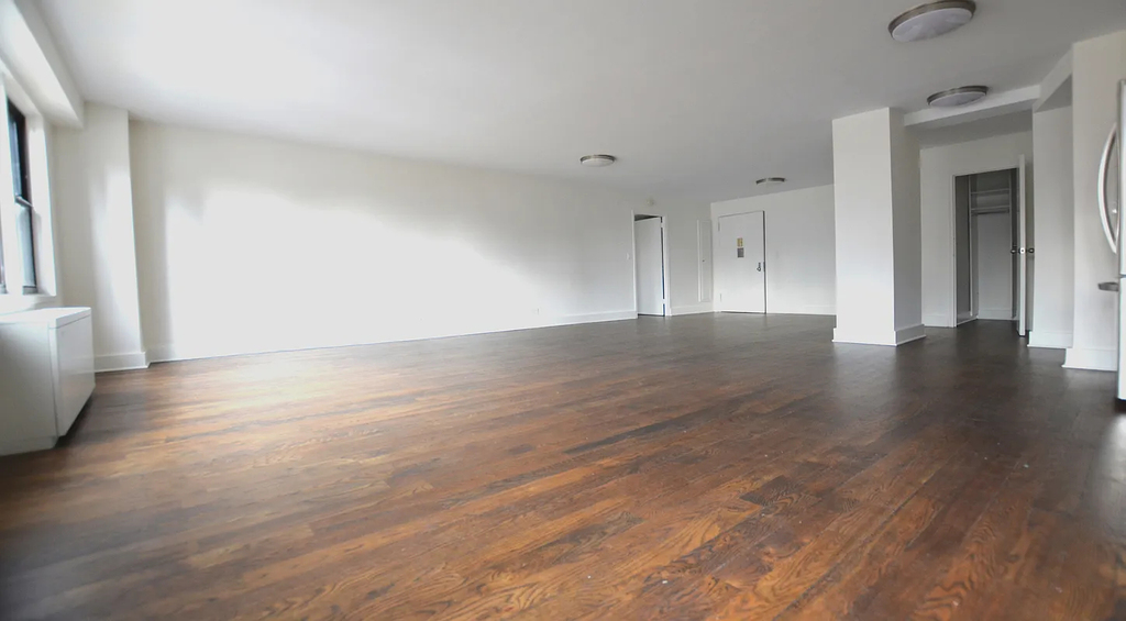 220 East 63rd Street - Photo 2